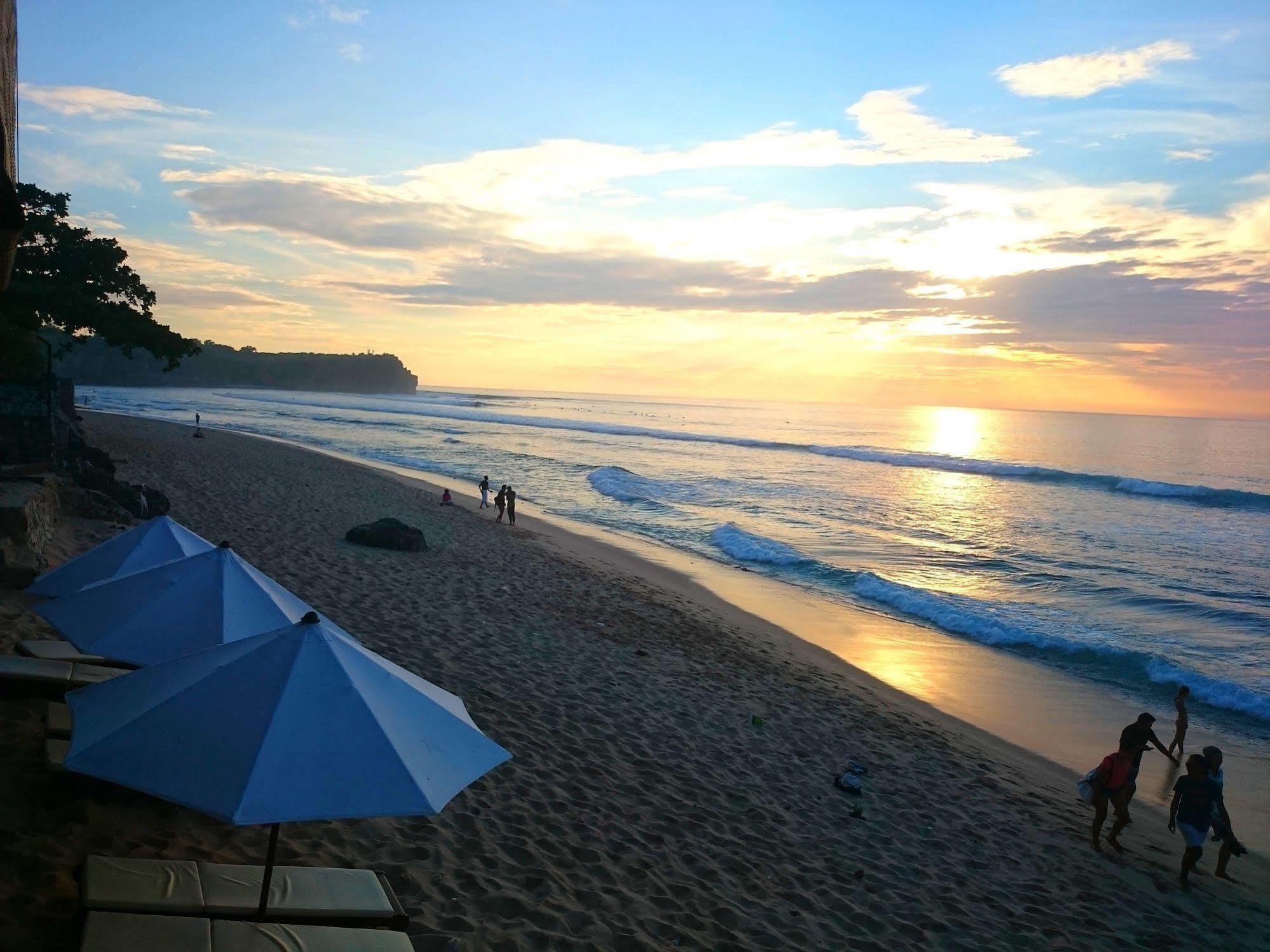 Balangan Paradise Hostel And Restaurant Jimbaran  Exterior photo